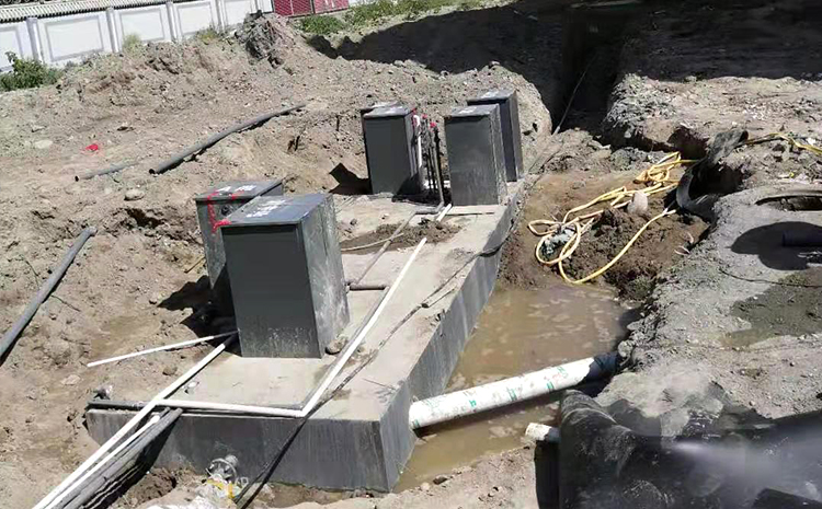 新疆阿克陶地區AO一體化污水處理設備安裝現場圖(圖2)